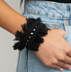 𝅺Black Macrame Bracelet
